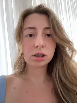 curvyflawless webcam